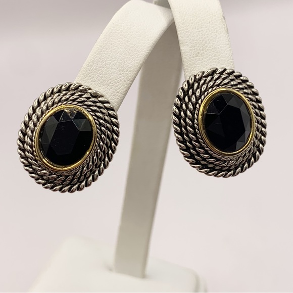 Silver gold rope textured setting with dark faceted glass stone clip on earrings - Picture 9 of 16